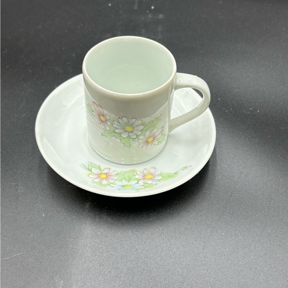 SRS fine china daisy teacup made in Brazil, teacup and saucer small size - Picture 2 of 7